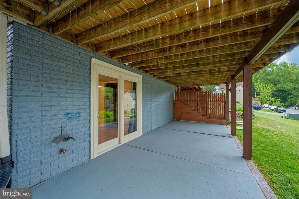 Image 70 of property listing at 6596 E LAKERIDGE RD, New Market, MD 21774