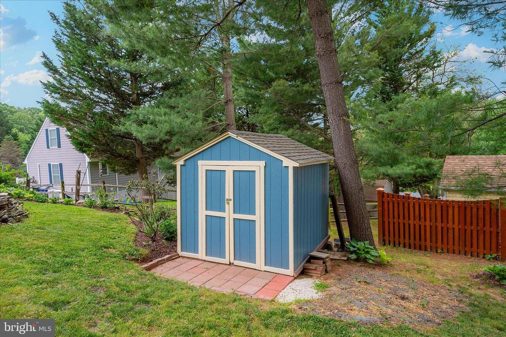 Image 74 of property listing at 6596 E LAKERIDGE RD, New Market, MD 21774