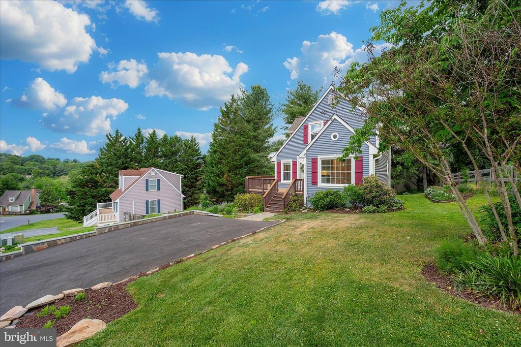 Image 77 of property listing at 6596 E LAKERIDGE RD, New Market, MD 21774