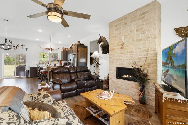 175 Pine Tree, Medina, TX 78055