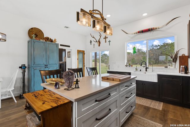 175 Pine Tree, Medina, TX 78055