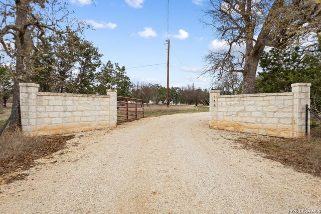 175 Pine Tree, Medina, TX 78055