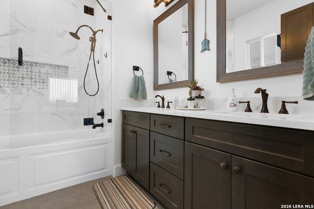 175 Pine Tree, Medina, TX 78055