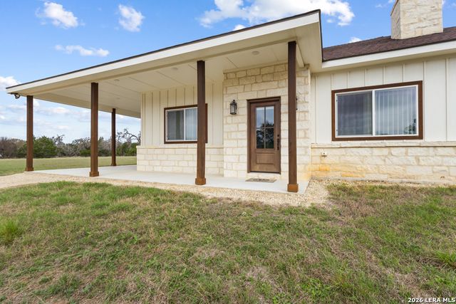 175 Pine Tree, Medina, TX 78055