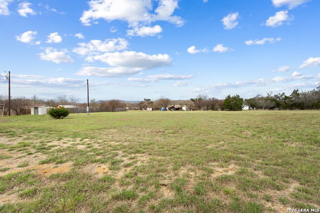 175 Pine Tree, Medina, TX 78055