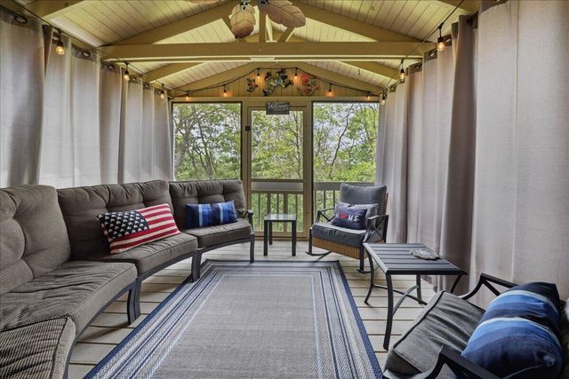 11335 Valley Drive, St. John, IN 46373