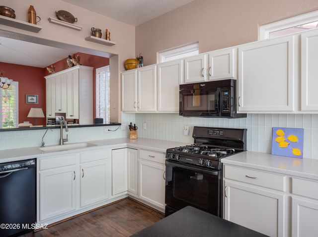 9363 N Sunflower Blossom Place, Tucson, AZ 85743