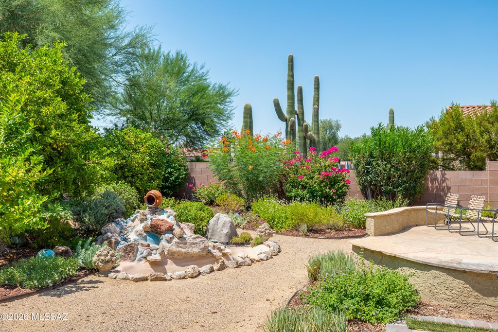 9363 N Sunflower Blossom Place, Tucson, AZ 85743