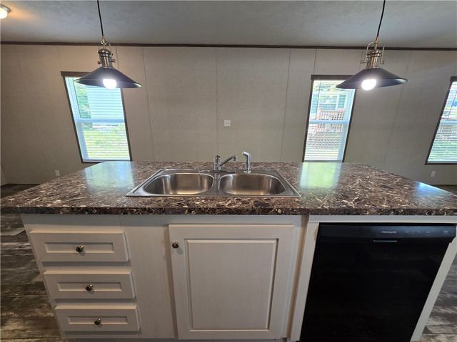623 Falls Church Rd, North Fayette, PA 15126
