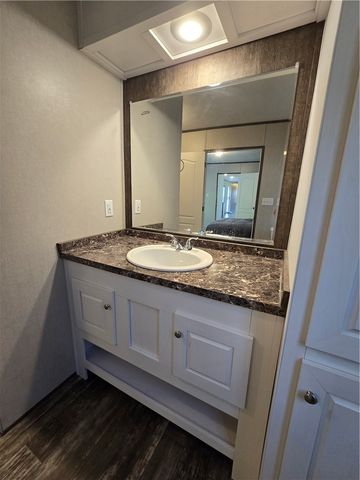 623 Falls Church Rd, North Fayette, PA 15126