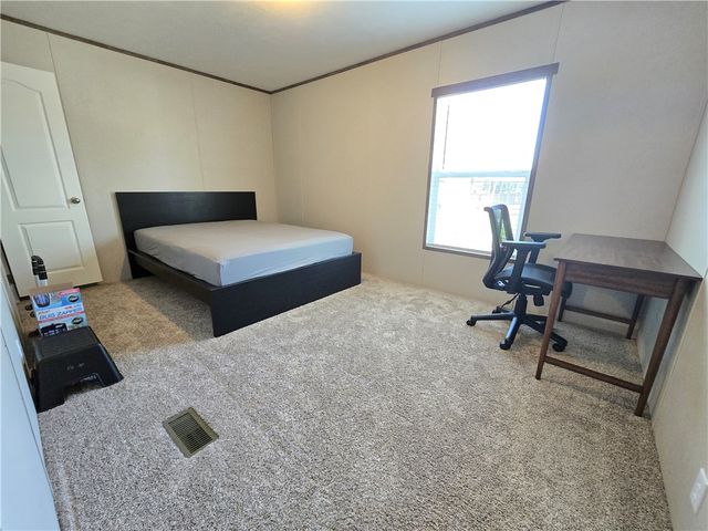 623 Falls Church Rd, North Fayette, PA 15126