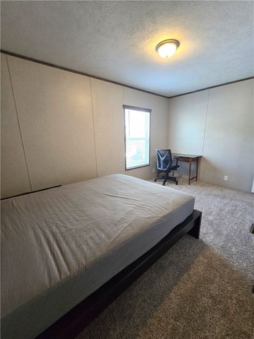623 Falls Church Rd, North Fayette, PA 15126