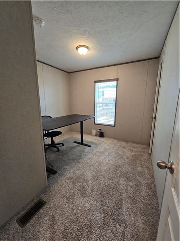 623 Falls Church Rd, North Fayette, PA 15126