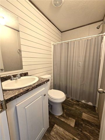 623 Falls Church Rd, North Fayette, PA 15126
