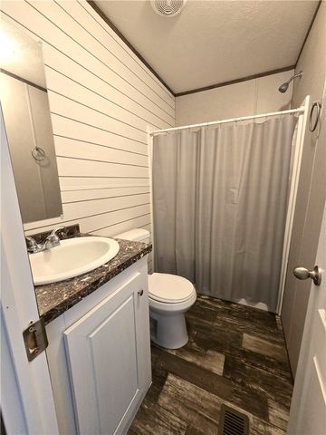 623 Falls Church Rd, North Fayette, PA 15126