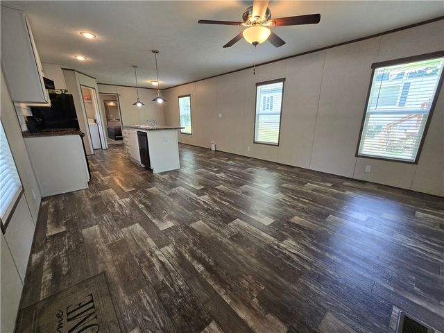 623 Falls Church Rd, North Fayette, PA 15126