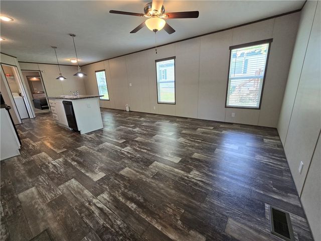 623 Falls Church Rd, North Fayette, PA 15126