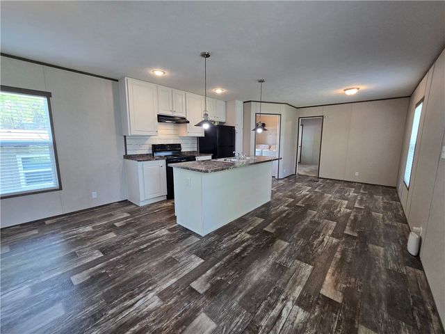 623 Falls Church Rd, North Fayette, PA 15126