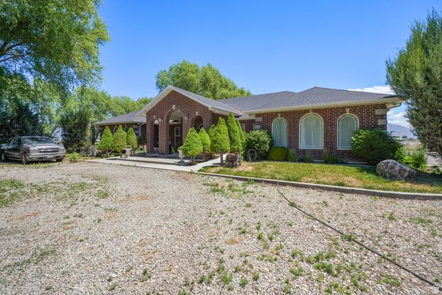 6869 S 4000 W, Benjamin, UT 84660