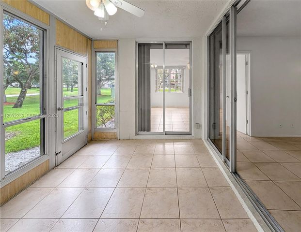9531 Seagrape Dr 108, Davie, FL 33324