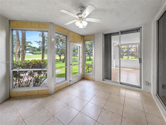 9531 Seagrape Dr 108, Davie, FL 33324