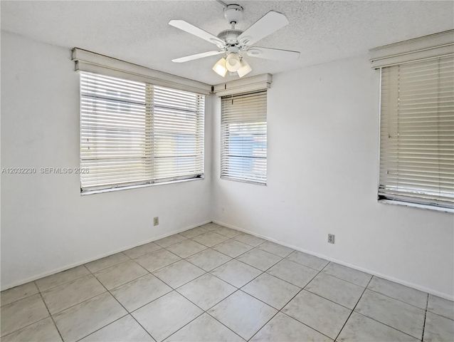 9531 Seagrape Dr 108, Davie, FL 33324
