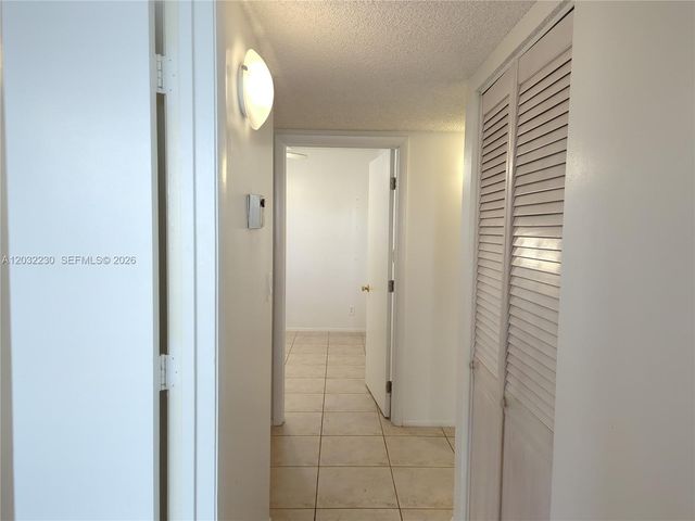 9531 Seagrape Dr 108, Davie, FL 33324