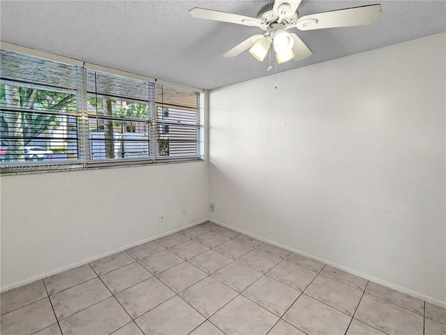 9531 Seagrape Dr 108, Davie, FL 33324