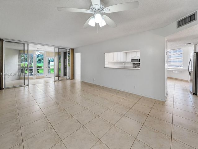 9531 Seagrape Dr 108, Davie, FL 33324