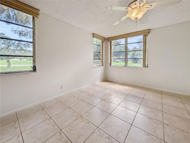 9531 Seagrape Dr 108, Davie, FL 33324