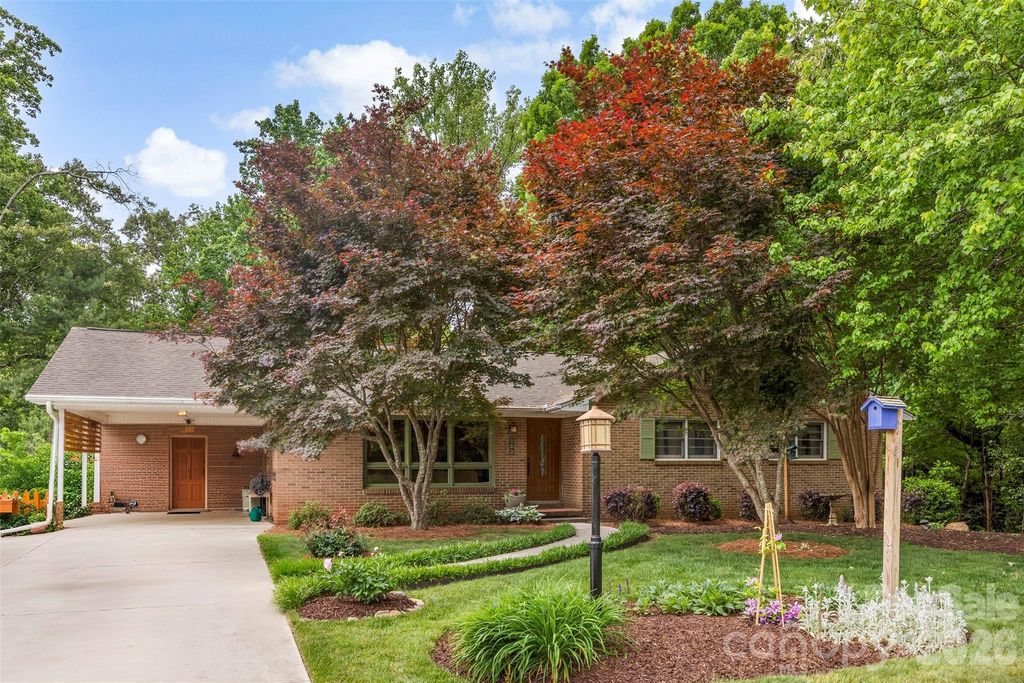 112 Amity Circle, Belmont, NC 28012