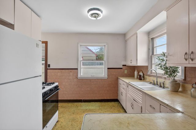 1119 Kingsford Street, Saint Paul, MN 55106