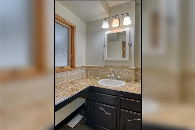 1715 S RIDGEMONT Dr, Spokane Valley, WA 99037