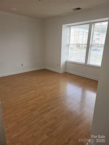 1614-H Arlyn Circle, Charlotte, NC 28213