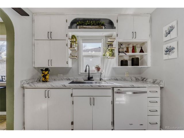 1364 Hanover St, Aurora, CO 80010