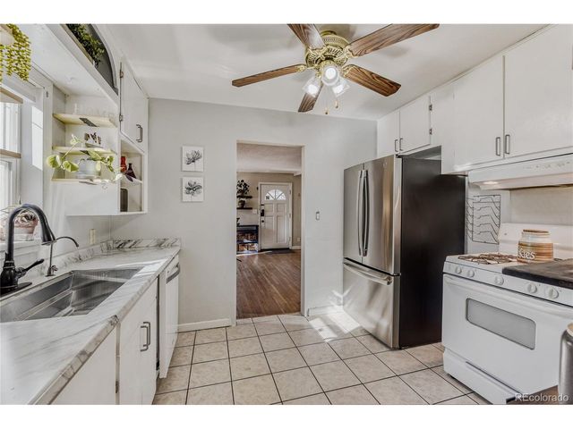 1364 Hanover St, Aurora, CO 80010