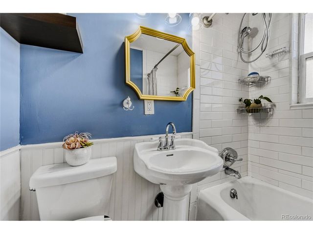 1364 Hanover St, Aurora, CO 80010