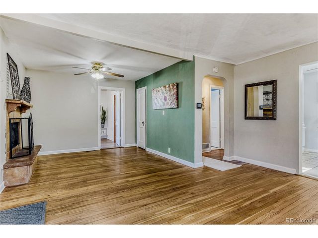 1364 Hanover St, Aurora, CO 80010