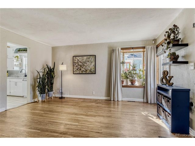 1364 Hanover St, Aurora, CO 80010