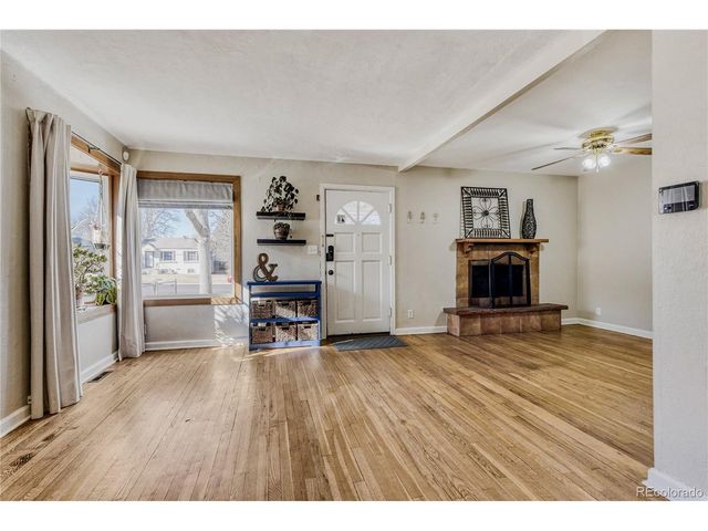 1364 Hanover St, Aurora, CO 80010