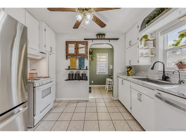 1364 Hanover St, Aurora, CO 80010