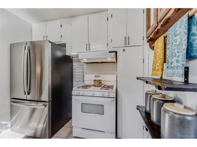 1364 Hanover St, Aurora, CO 80010