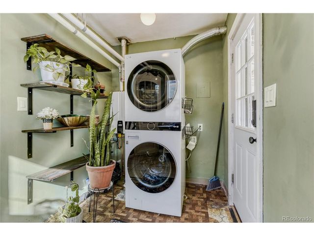 1364 Hanover St, Aurora, CO 80010