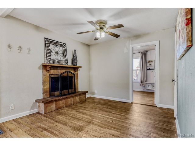 1364 Hanover St, Aurora, CO 80010