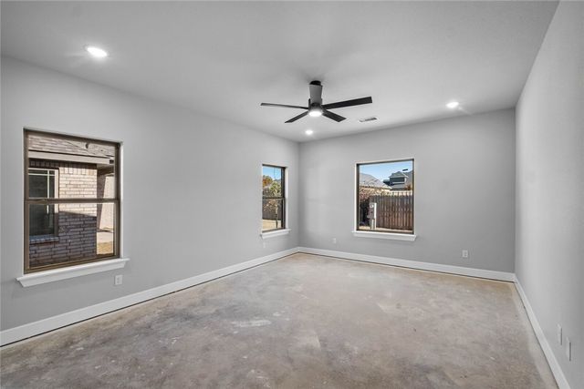 4656 W Triangle Street, Fayetteville, AR 72704