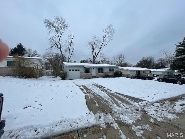 2252 Luxmore Drive, Unincorporated, MO 63136