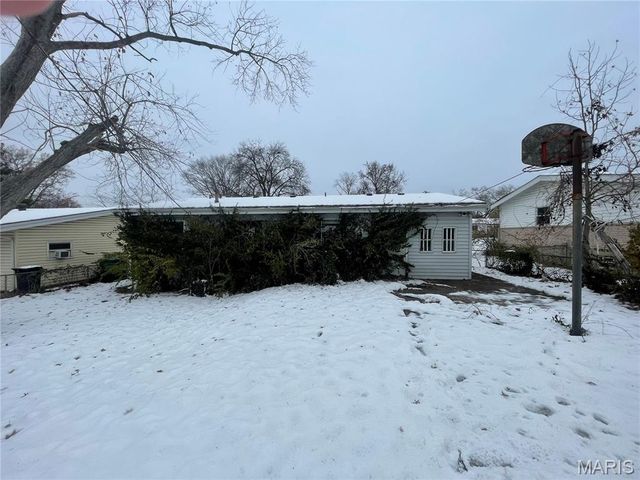 2252 Luxmore Drive, Unincorporated, MO 63136