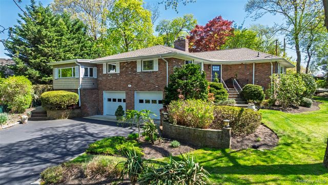 4 Knoll Top Road, Stony Brook, NY 11790