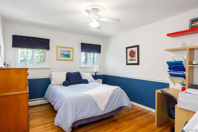 4 Knoll Top Road, Stony Brook, NY 11790