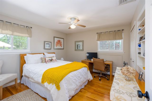 4 Knoll Top Road, Stony Brook, NY 11790